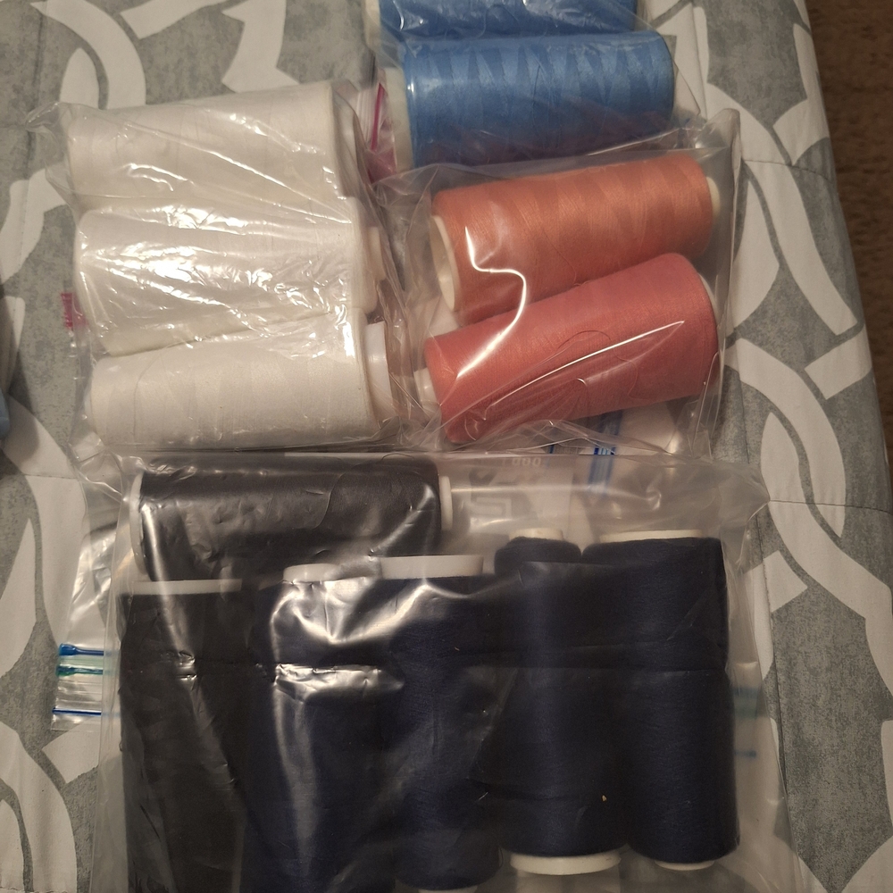 Coats & Clark SureLock Thread Spools - Multi Color Pack - Picture 2 of 2